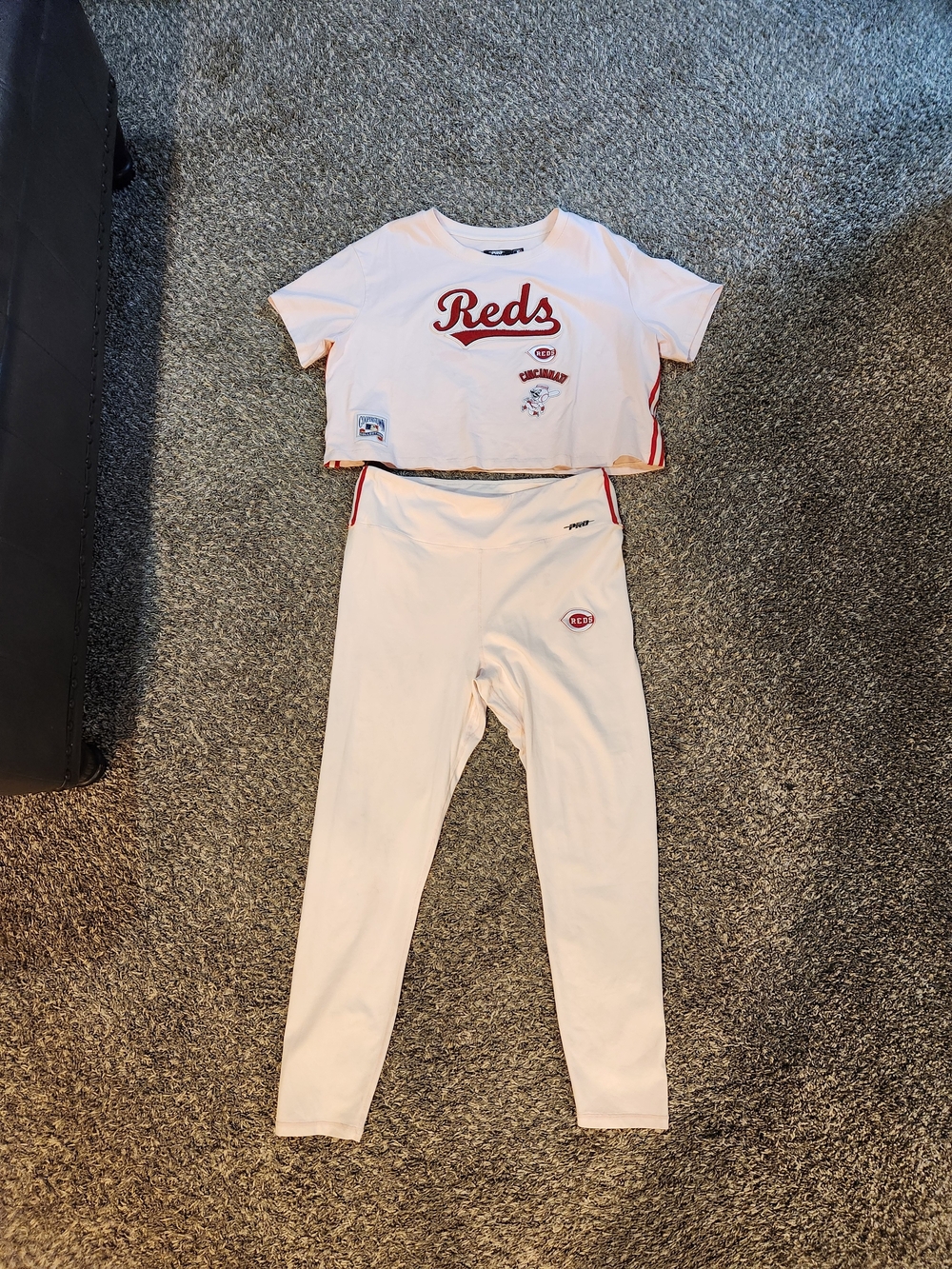 Pro Standard Cincinnati Reds Matching Outfit Large Top XL Bottom Stitched.